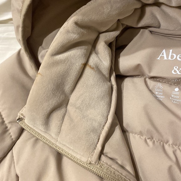 A&F - Lightweight Packable Stretch Puffer - Picture 8 of 11